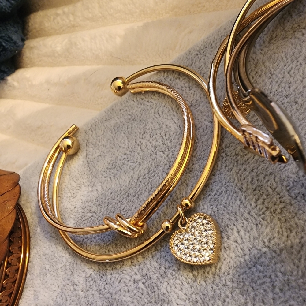 16 Cuff Bracelet Lot Vintage to Now Copper Costume Sarah Coventry Mary Kay Stack - Picture 5 of 16